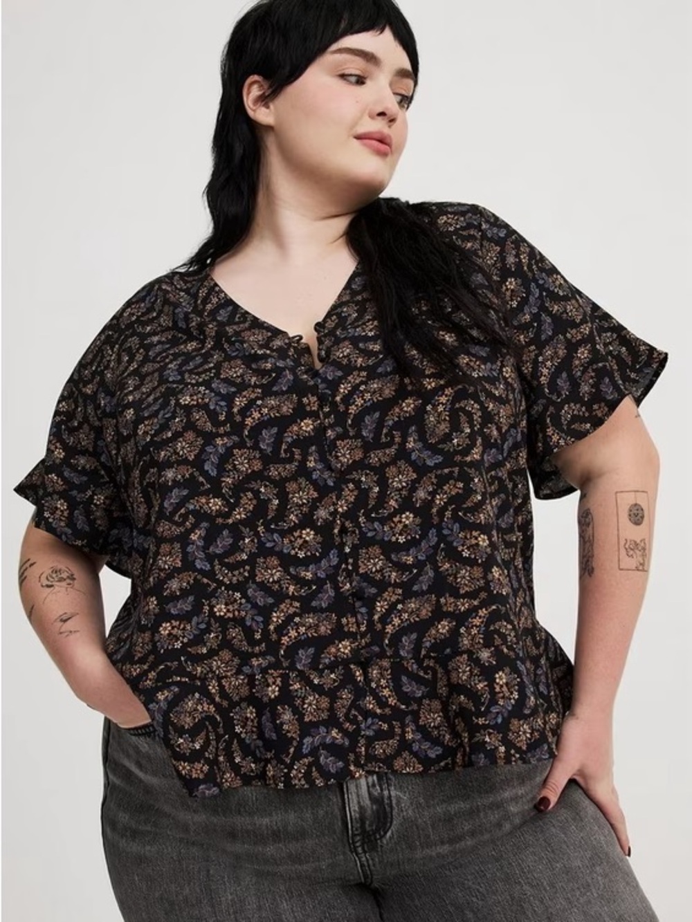 Torrid Challis V-Neck Ruffle Top Black Floral Size 2X